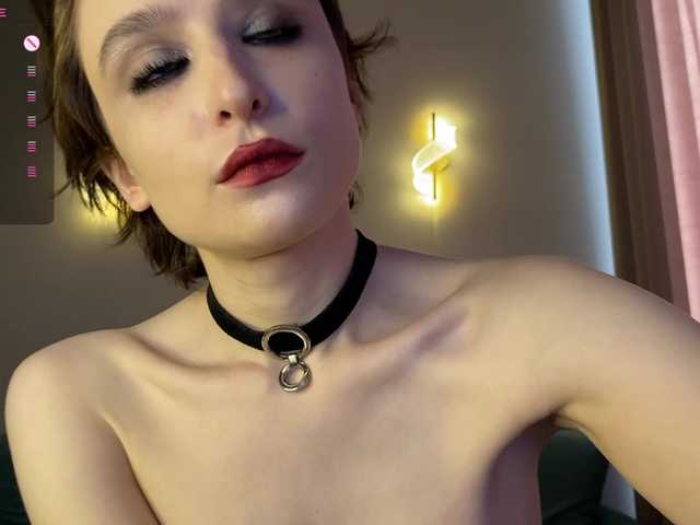 RebeGoldNoir live cam on BongaCams