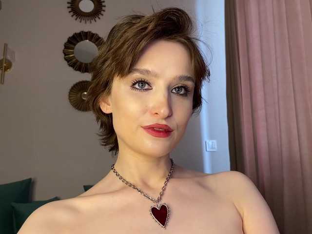 RebeGoldNoir live cam on BongaCams