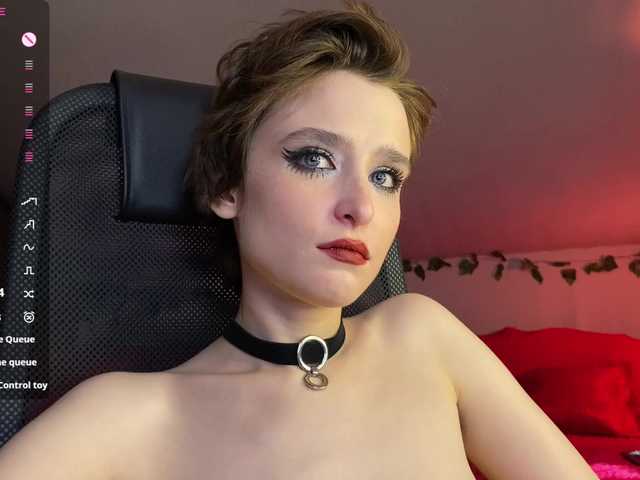 RebeGoldNoir live cam on BongaCams