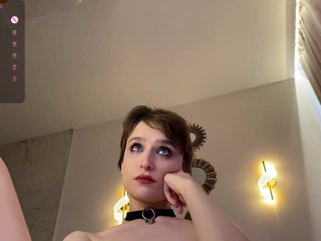 RebeGoldNoir live cam on BongaCams