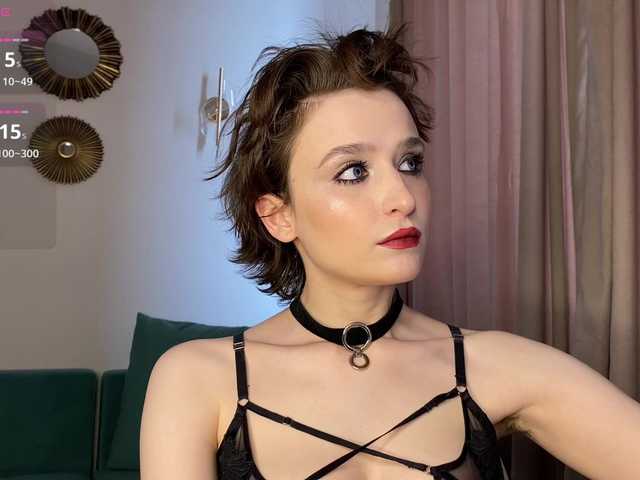 RebeGoldNoir live cam on BongaCams