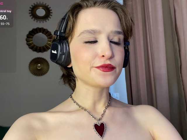 RebeGoldNoir live webcam show