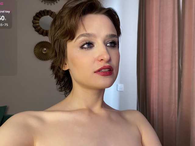 RebeGoldNoir live cam on BongaCams