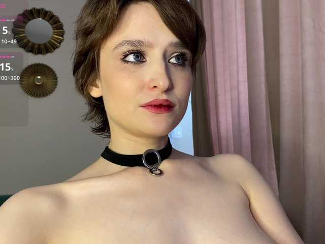 RebeGoldNoir live cam on BongaCams