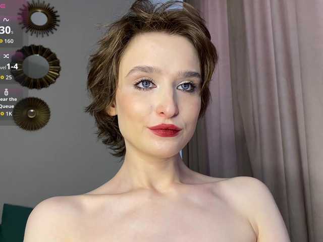 RebeGoldNoir live cam on BongaCams
