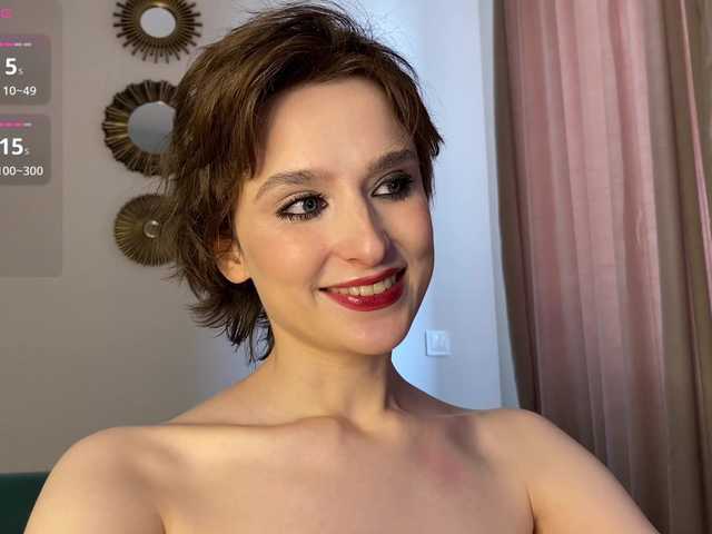 le modèle RebeGoldNoir est en webcam porno dans un show sur le site bongacams, il possède les tags suivants: White/Caucasian,Brunette,Hairy