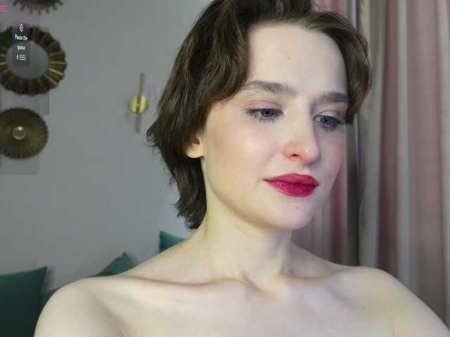 RebeGoldNoir live cam on BongaCams