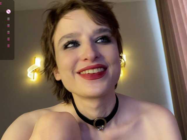 RebeGoldNoir live cam on BongaCams