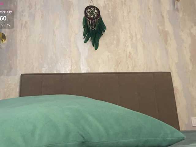 RebeGoldNoir live cam on BongaCams
