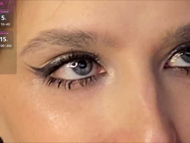 RebeGoldNoir