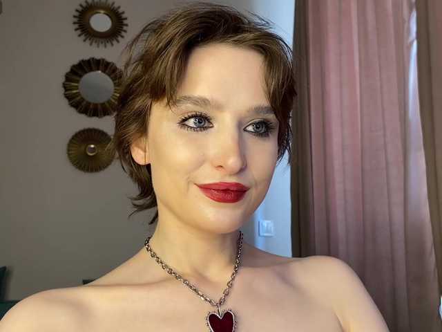 RebeGoldNoir live cam on BongaCams