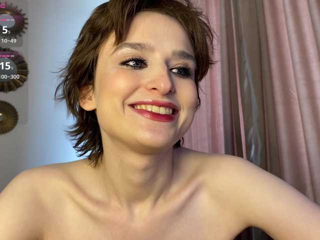 RebeGoldNoir live cam on BongaCams