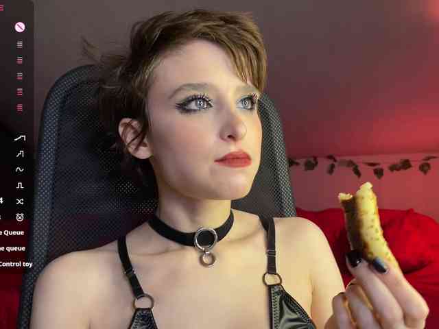 RebeGoldNoir webcam