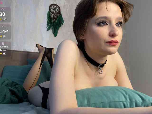 Rebegoldnoir's cam show statistics and live stream