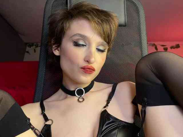 RebeGoldNoir webcam