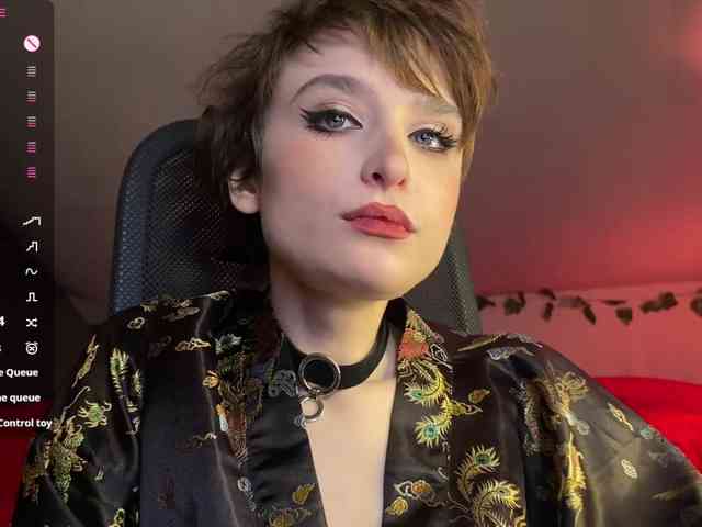 RebeGoldNoir webcam