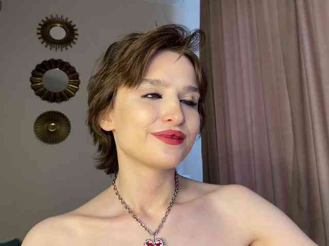 RebeGoldNoir webcam
