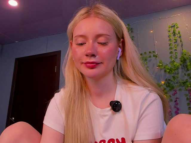LillieBerry live webcam show