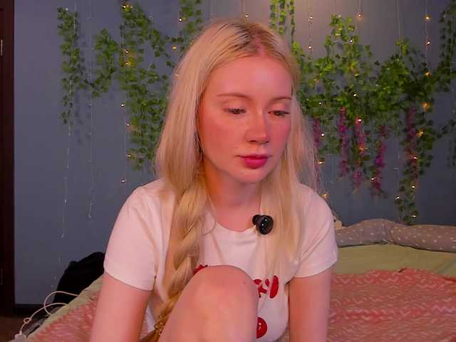 LillieBerry live webcam show