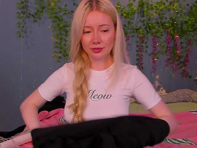 LillieBerry live cam on BongaCams