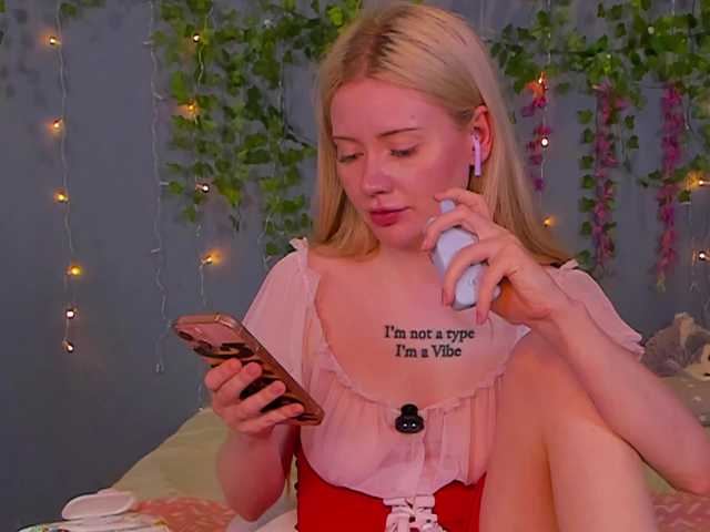 LillieBerry live cam on BongaCams