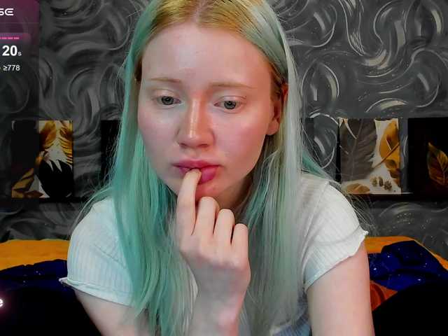 LillieBerry live cam on BongaCams