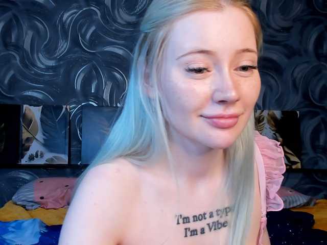 LillieBerry live cam on BongaCams
