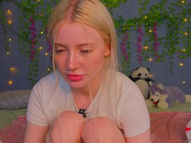 LillieBerry live cam on BongaCams