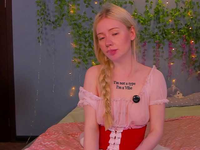 LillieBerry live cam on BongaCams
