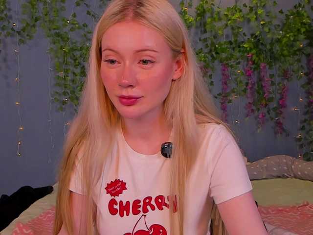 LillieBerry live webcam show