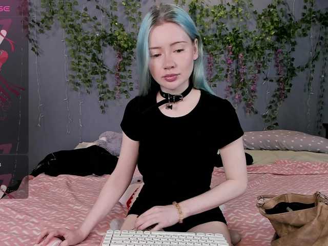 LillieBerry live cam on BongaCams