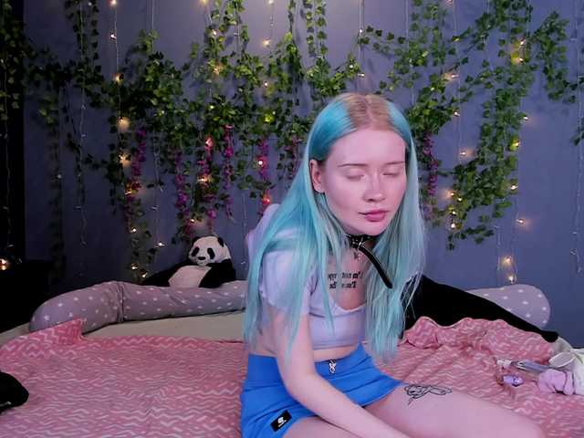 LillieBerry live cam on BongaCams