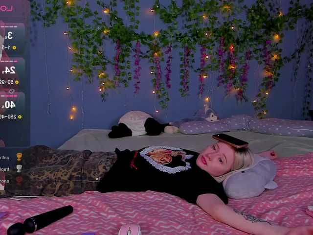 LillieBerry live cam on BongaCams