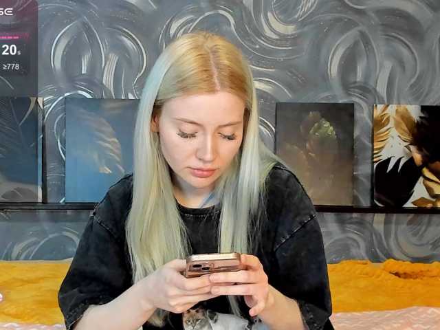 LillieBerry live cam on BongaCams