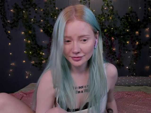 LillieBerry live cam on BongaCams