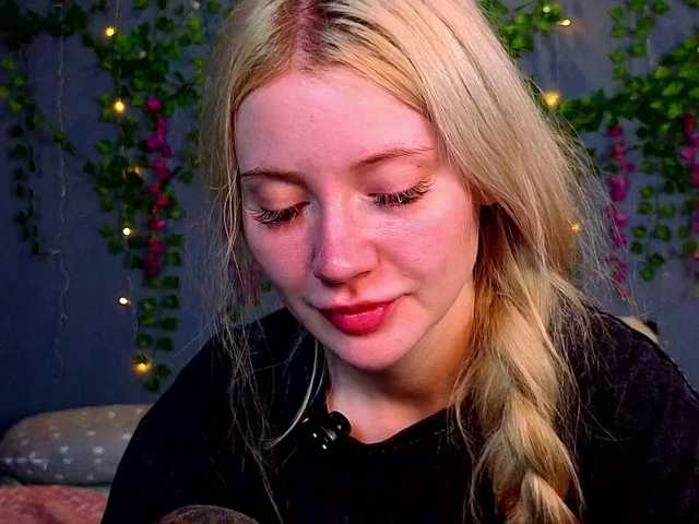 LillieBerry live cam on BongaCams