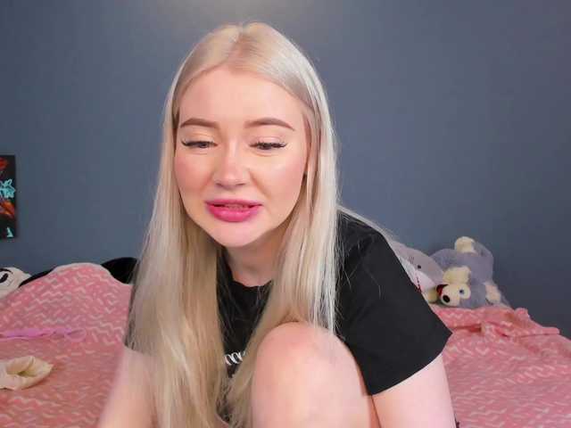 LillieBerry live cam on BongaCams