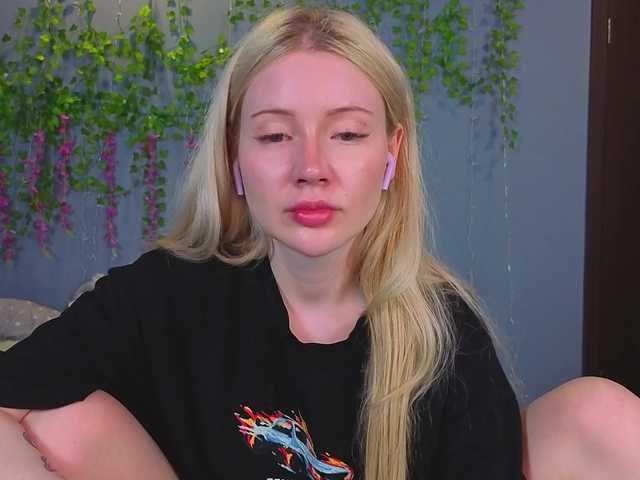LillieBerry live cam on BongaCams