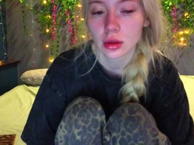 LillieBerry live cam on BongaCams