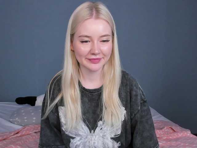 LillieBerry live cam on BongaCams