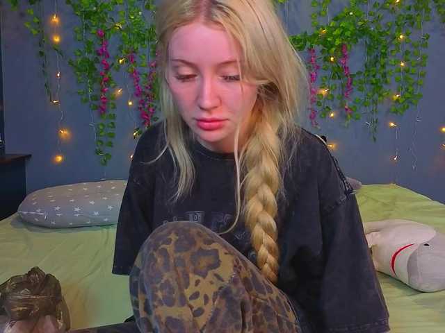 LillieBerry live cam on BongaCams