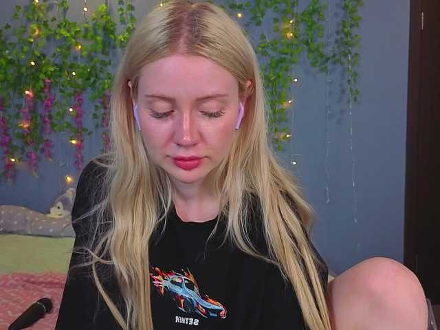 LillieBerry live cam on BongaCams