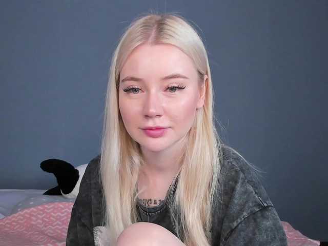 LillieBerry live cam on BongaCams