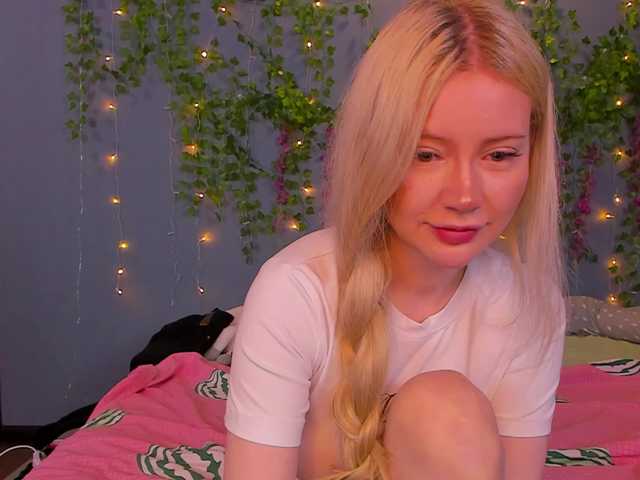 LillieBerry live cam on BongaCams