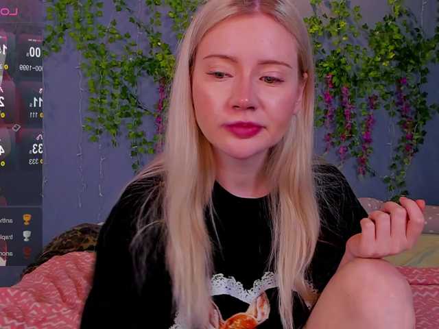 LillieBerry live cam on BongaCams