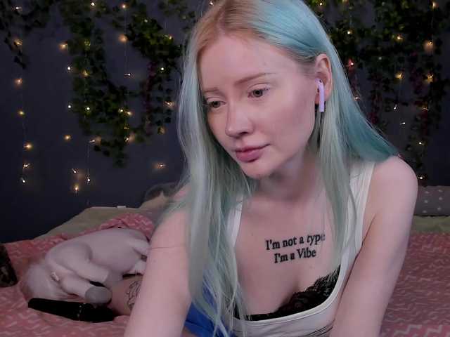 LillieBerry live cam on BongaCams