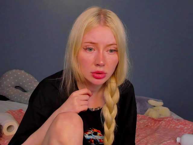 LillieBerry live cam on BongaCams