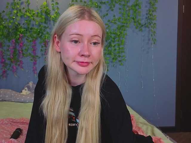 LillieBerry live cam on BongaCams