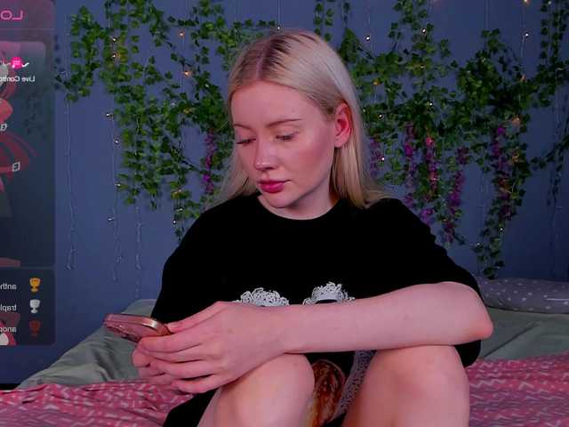 LillieBerry live cam on BongaCams