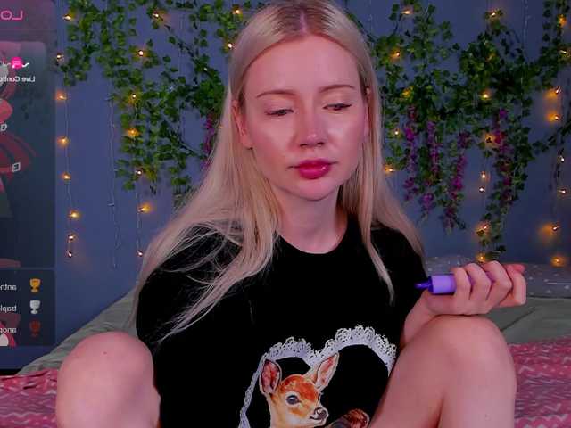 LillieBerry live cam on BongaCams